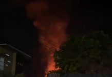Rumah kosong di Sekumpul terbakar, diduga api berasal dari bakaran sampah yang ditinggalkan?