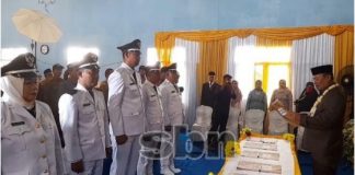 Pejabat Bupati Batola Mujiyat, lantik 5 orang Kepala Desa terpilih Pengganti Antar Waktu