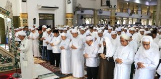 Minta hujan, ribuan warga menggelar sholat Istisqo di Masjid Agung Al-Karomah Martapura