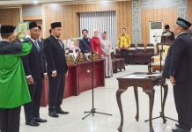 Muhammad Rusdi dan Suriani dilantik sebagai PAW anggota DPRD Kabupaten Banjar sisa jabatan 2019-2024