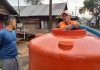 Kendati hujan mengguyur dalam sepekan terakhir, BPBD Banjar masih melakukan distribusi air bersih kesejumlah desa