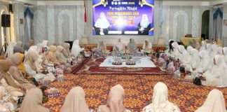Ustadzah Hj Hafidah, isi tausyiah di peringatan Maulid Nabi Muhammad SAW yang dilaksanakan TP. PKK Banjar