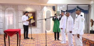 Saidi Mansyur, melantik tiga kepala desa pengganti antar waktu