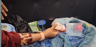 Seorang pedagang wadai di Pasar Martapura kaget, diserahi bayi perempuan oleh orang tak dikenal