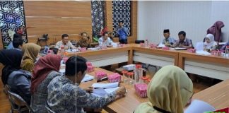 Uji Publik Dua Raperda Inisiatif, DPRD Batola hadirkan perwakilan ULM Banjarmasin