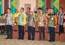 Gubernur Kalsel serahkan DIPA 2024 kepada 13 kabupaten/kota se Kalsel