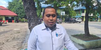 Karena tidak difungsikan, bangunan lapak pedagang di pasar ikan Martapura mulai mengalami kerusakan