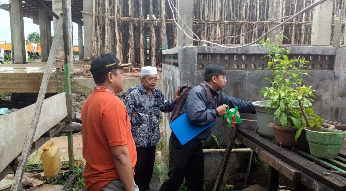 Wakil Ketua DPRD Batola M. Agung Purnomo, tinjau pembangunan toilet dan tempat wudhu di sejumlah mesjid