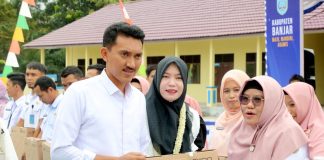 Bupati Banjar Saidi Mansyur meresmikan bangunan baru PAUD, SD hingga pendidikan kesetaraan