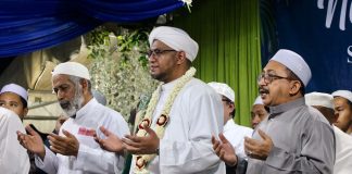 Wakil Bupati Banjar Habib Idrus Al-Habsyi dan para habaib peringati Isra Mikraj di Desa Sungai Alat