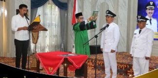Resmi, Bupati Saidi Mansyur lantik Pambakal Desa Aranio dan Pambakal Desa Mataraman