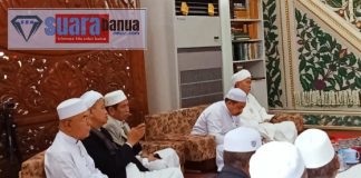 Wakil bupati Banjar Habib Idrus Al Habsyi sholat Id di Mesjid Al Koramah