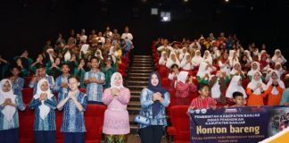 Nobar film 1 cm, inspirasi bagi peserta didik menanamkan cinta kebangsaan dan persatuan