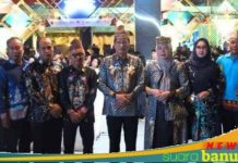 Pj.Bupati Barito Utara Drs.Muhlis hadiri pembukaan Festival Budaya Isen Mulang tahun 2024