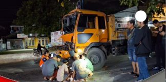 Truk bermuatan Ammonium Nitrate tabrak truk lain di Jalan Mistar Cokrokusumo Banjarbaru