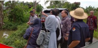 Komisi II DPRD dan PTAM Intan Banjar, meninjau lokasi pembangunan intake