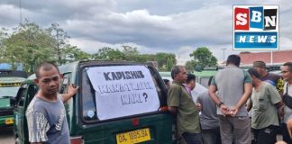Unjuk rasa di Kantor DPRD Banjarbaru, sopir taksi hijau tuntut izin trayek