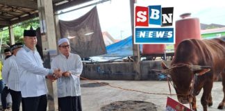 Kapolri dan Kapolda Kalsel serahkan bantuan sapi kurban ke Dapur Umum Taufiq Sekumpul Martapura