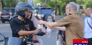 Sambut 10 Muharram 1446 H, keluarga besar Sekretariat DPRD Kabupaten Banjar bagikan Bubur Asyura