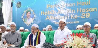 Bupati Banjar bersama wakil bupati hadiri acara haul ke 29 Habib Ali bin Hasan Al Habsyi di Kampung Jawa