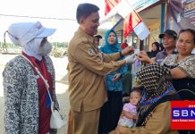 Sub PIN Polio di Desa Asia Baru, Sekwan Batola ikut serta berikan imunisasi Polio