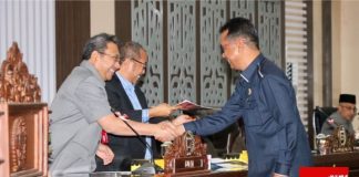 Bupati Banjar berikan jawaban atas Pandangan Umum fraksi terhadap raperda perubahan APBD 2024