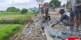 Bangunan siring di ruas jalan Desa Melayu Ilir mulai diperbaiki PUPRP Kabupaten Banjar