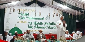 Wakil Bupati Said Idrus Alhabsyi bersama ribuan jamaah hadiri kegiatan Maulid Nabi di Majelis Akhlaqul Musthofa