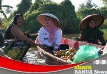 Nurgita Tiyas, sapa warga dan pedagang Pasar Terapung Lok Baintan