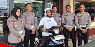 Habis ditilang Rp 670 ribu, penjual pentol dapat hadiah motor