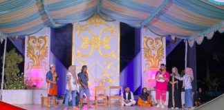 Masyarakat Tabalong antusias menyaksikan pagelaran seni dan budaya di Taman Giat di Kota Tanjung