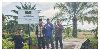 Melalui dana CSR PT. Putra Bangun Bersama, bangunkan dua buah jembatan Ulin Desa Sei Sahurai