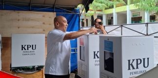 Pilkada Kalsel 2024, Haji Zanie salurkan hak suaranya di TPS 006 Kompas Martapura