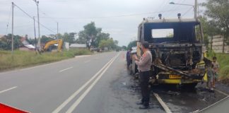 Inilah truk pengangkut alat berat yang terbakar di Trikora, asal api belum diketahui