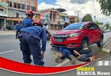 Hilang kendali, pengemudi mobil HRV tabrak median jalan hingga terbalik