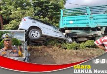 Gagal melintas di jalan tanjakan, sebuah truk jalan mundur dan tabrak kendaraan lain yang sedang parkir
