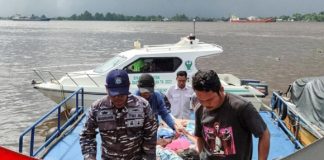 Ditengah siaga Nataru, TNI AL Banjarmasin bantu evakuasi warga Sungai Teras yang menderita DBD ke RS TPT Dr. Soeharso
