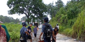 Kerusakan ruas jalan di Simpang Empat mendapat sorotan warga hingga anggota dewan