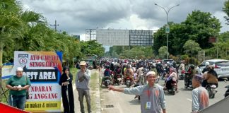 Arus kedatangan jamaah haul mulai memadati kawasan Jalan Ahmad Yani Km 21