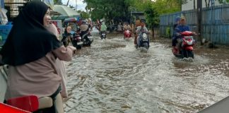 Diguyur hujan, sejumlah ruas jalan di Pemurus Dalam direndam air