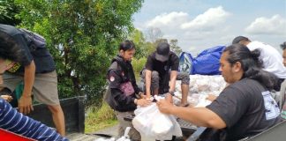 KWKB gandeng PLN UPB Barito berikan bantuan paket sembako untuk korban banjir di Kabupaten Banjar