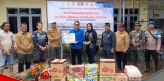 DPRD bersama Julong Group serahkan bantuan logistik untuk korban banjir di Jejangkit