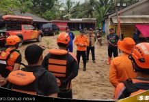 Tim SAR Banjarmasin terus melakukan pencarian terhadap seorang nelayan yang hilang di Batakan