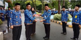 Setda HM Hilman menjadi pembina upacara apel HKN dilingkup Pemkab Banjar