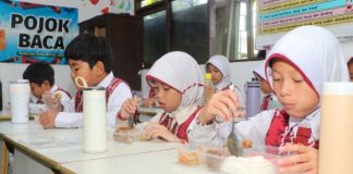 Siswa didik di Kabupaten Banjar sambut gembira makan bergizi gratis