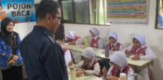 Irwan Bora ikut hadir di program kegiatan makanan bergizi gratis perdana di Kabupaten Banjar