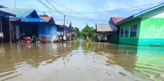 Akibat curah hujan yang tinggi, ratusan rumah warga di Pingaran Ilir, terendam air
