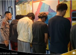 Bawa senjata tajam, belasan remaja diamankan warga kemudian diserahkan ke polisi