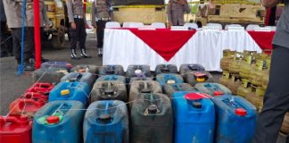 Polisi bongkar sindikat pelangsiran solar bersubsidi, 5 tersangkanya bersama barang bukti ikut diamankan