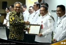 Pemkab Banjar menerima penghargaan MCP 2024 dari KPK RI